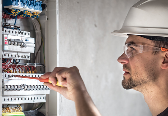 Electricians Recommend These Energy-Saving Tips To Save More Money!
