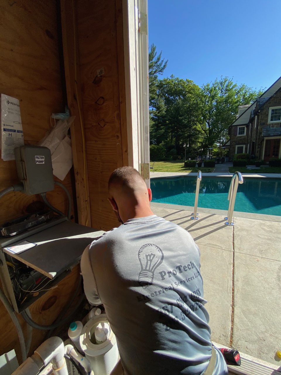 POOLS AND HOT TUBS
